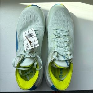 Reebok Floatride Symmetros White and Blue NWT/no box